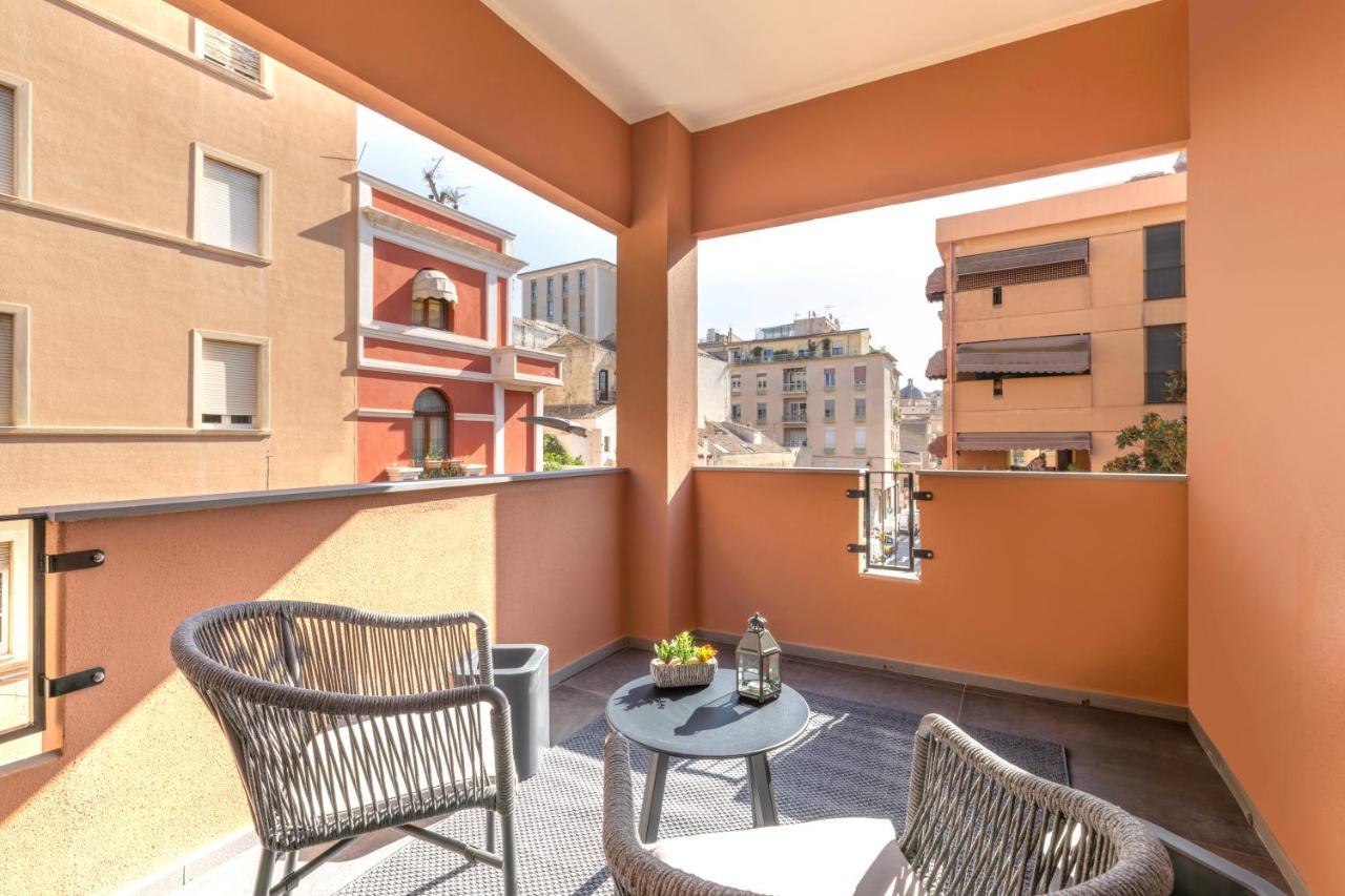 Vittoria'S Luxury Apartment Cagliari Eksteriør bilde