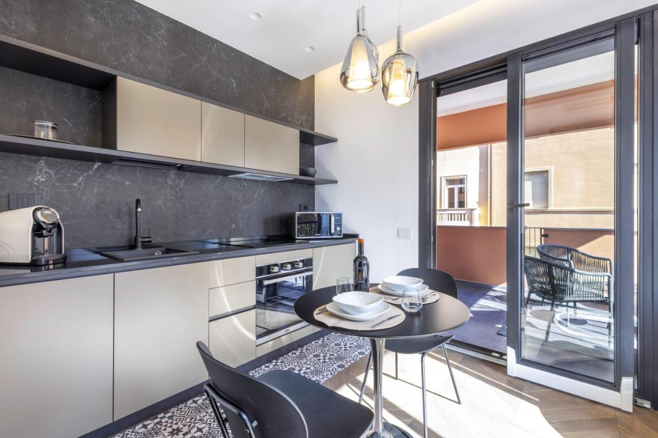 Vittoria'S Luxury Apartment Cagliari Eksteriør bilde